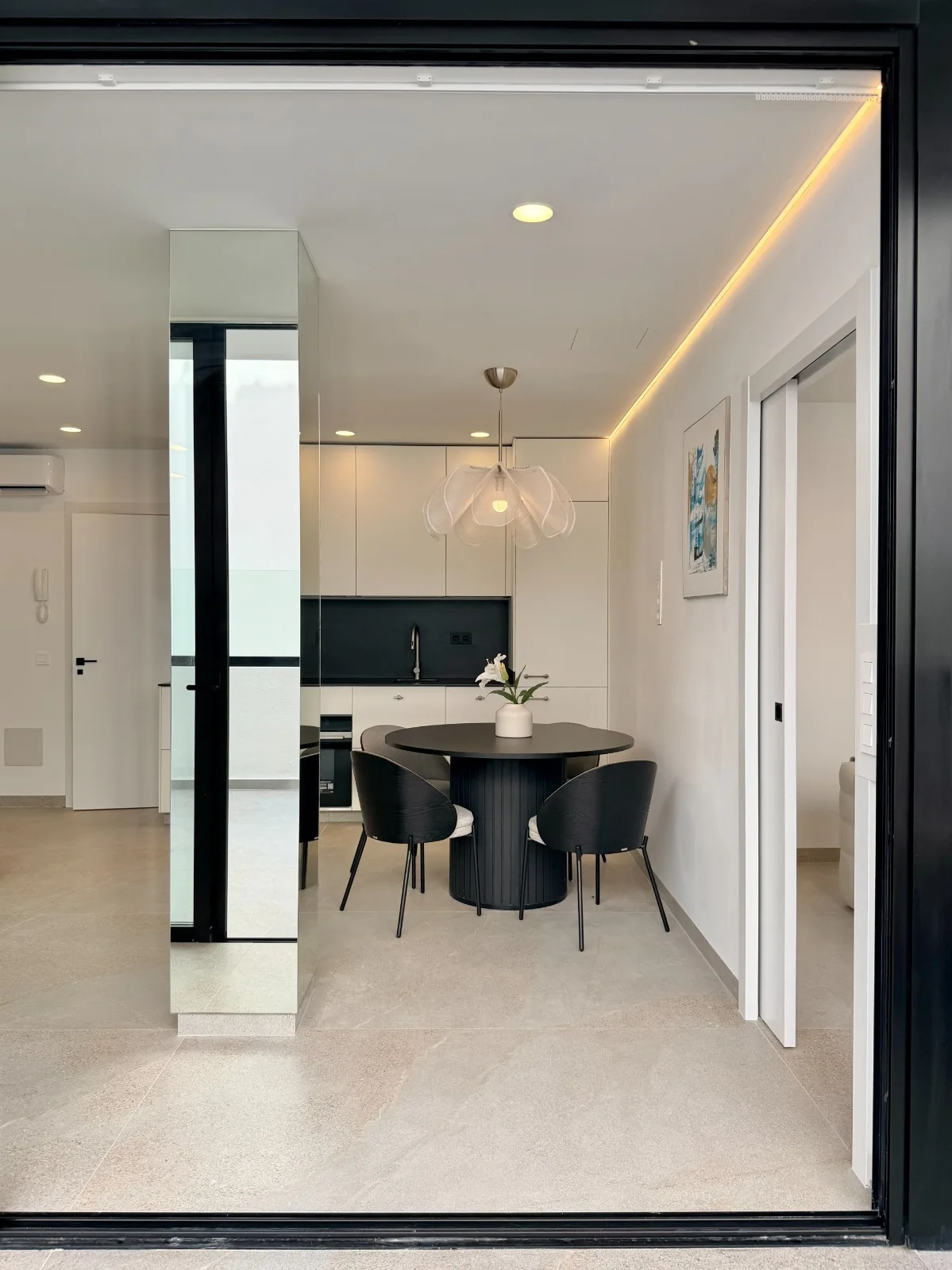 AP. 3   Nowoczesny apartament z przestronnym tarasem w Los Abrigos na Teneryfie, 3- pokojowy na Teneryfie — zdjęcie 5 z 43