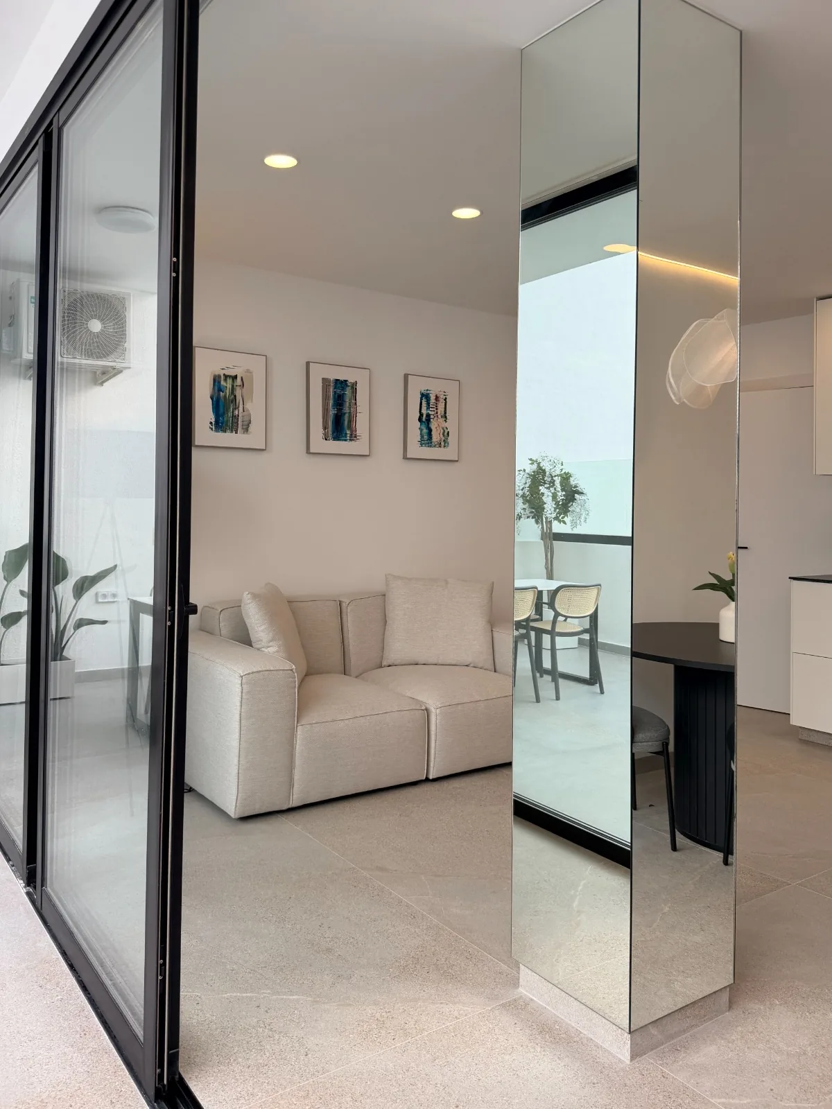 AP. 3   Nowoczesny apartament z przestronnym tarasem w Los Abrigos na Teneryfie, 3- pokojowy na Teneryfie — zdjęcie 7 z 43