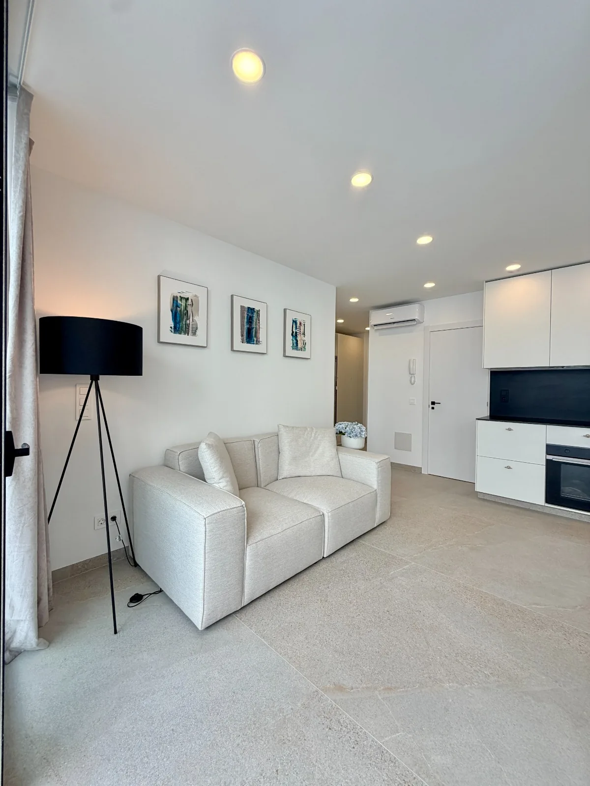AP. 3   Nowoczesny apartament z przestronnym tarasem w Los Abrigos na Teneryfie, 3- pokojowy na Teneryfie — zdjęcie 8 z 43