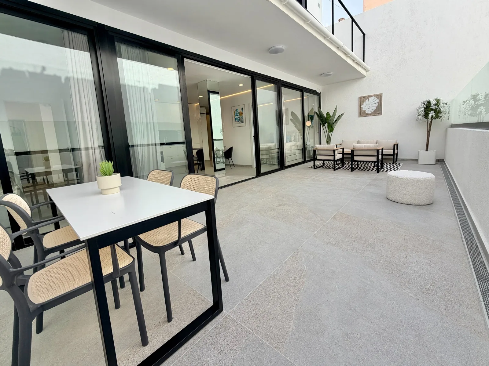 AP. 3   Nowoczesny apartament z przestronnym tarasem w Los Abrigos na Teneryfie, 3- pokojowy na Teneryfie — zdjęcie 21 z 43
