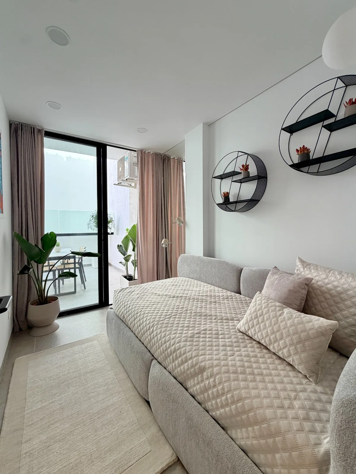 AP. 3   Nowoczesny apartament z przestronnym tarasem w Los Abrigos na Teneryfie, 3- pokojowy na Teneryfie — zdjęcie 32 z 43