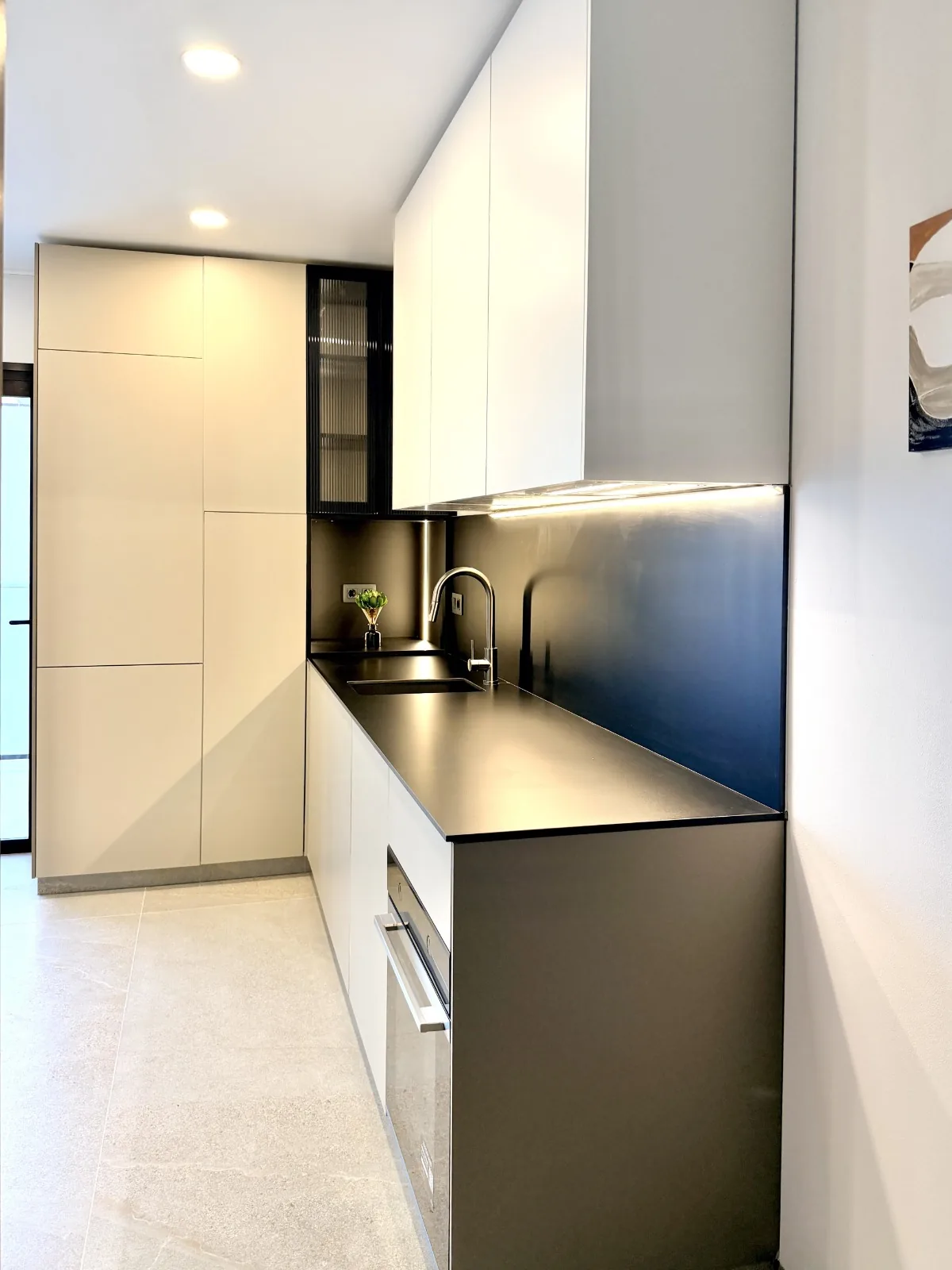AP. 5  Nowoczesny apartament 2-pokojowy zaledwie 120 metrów od oceanu – Los Abrigos, Teneryfa na Teneryfie — zdjęcie 8 z 38