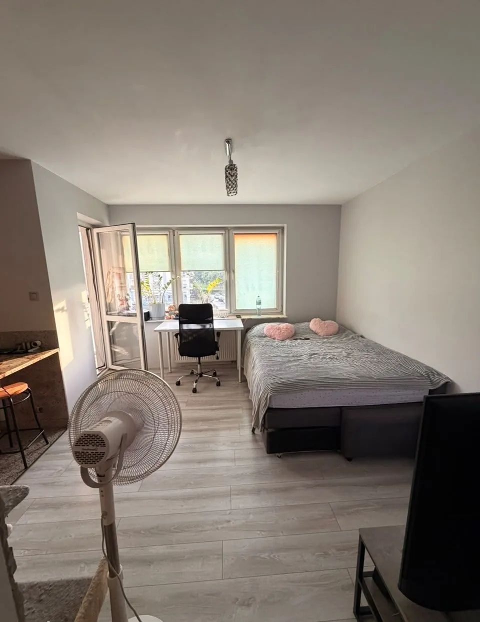 Nowoczesna kawalerka z balkonem i tarasem | Blok z cegły – Poznań, Nowe Miasto w Polsce