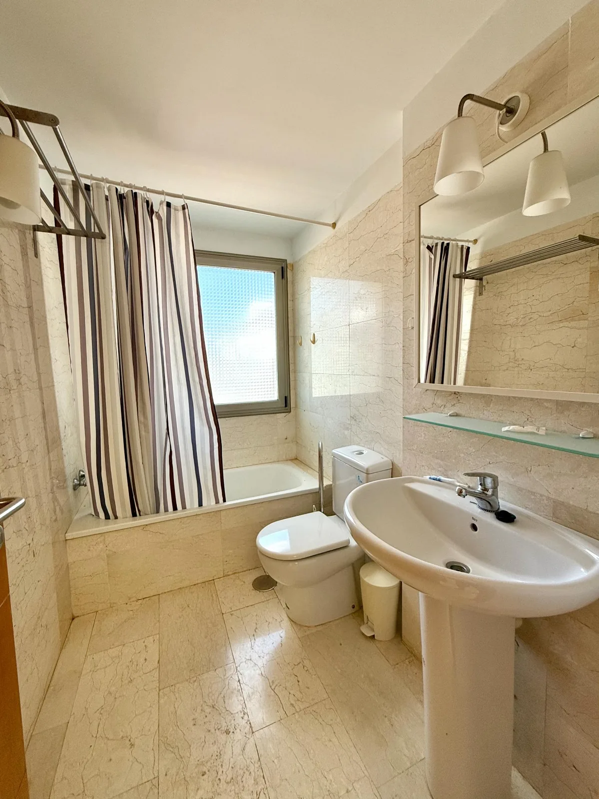 Przestronny dwupoziomowy apartament 135 m² z ogrodem, tarasem i basenem – Amarilla Golf, Teneryfa na Teneryfie