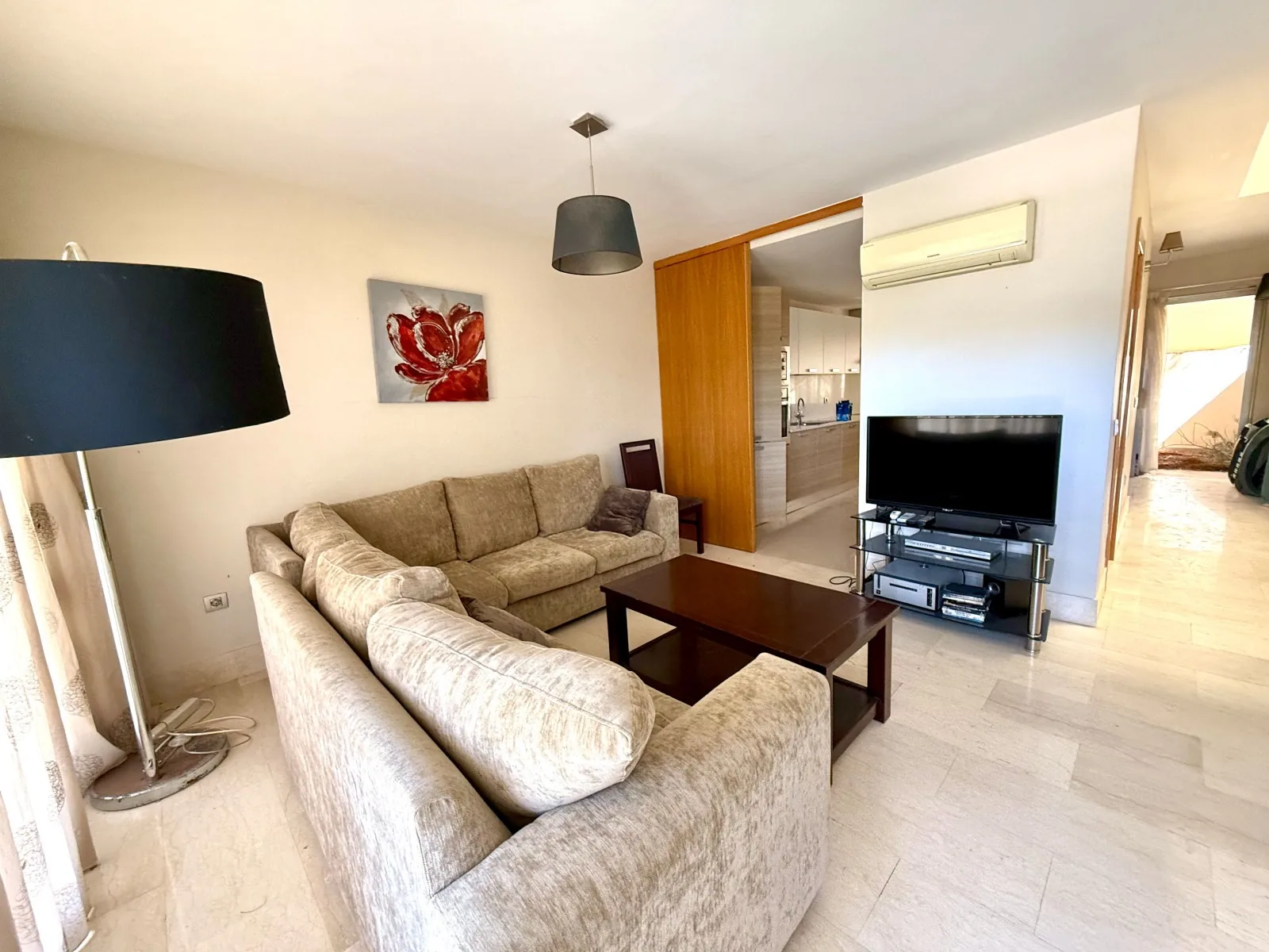 Przestronny dwupoziomowy apartament 135 m² z ogrodem, tarasem i basenem – Amarilla Golf, Teneryfa na Teneryfie